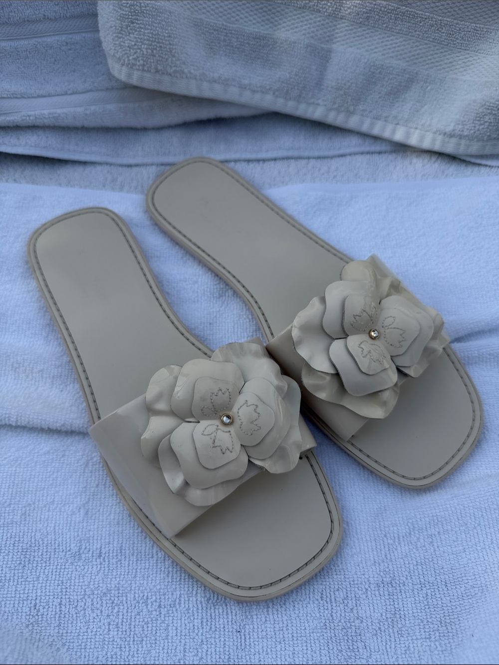 Floral Slide Sandals in Ivory - Kate Spade